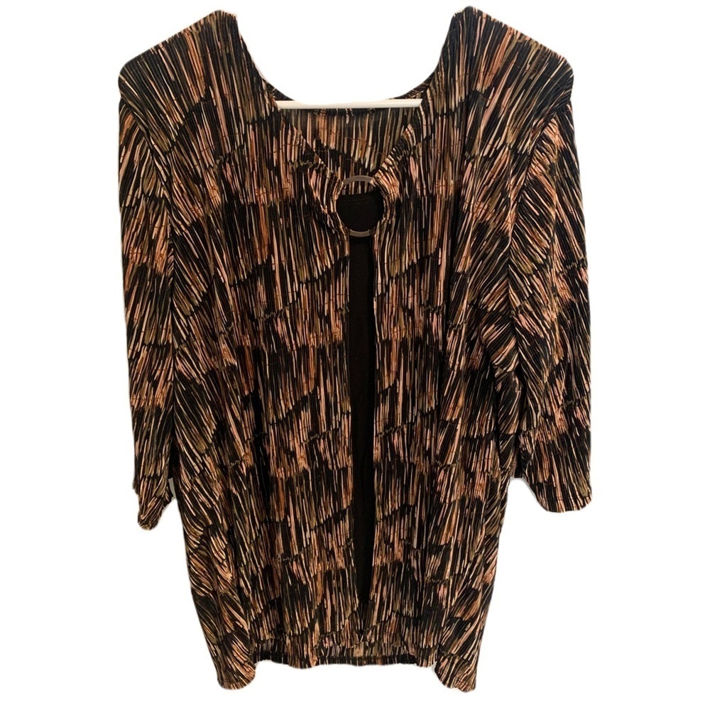Stylish Printed O-Ring Overlay Top - Made in Canada - Size 1X